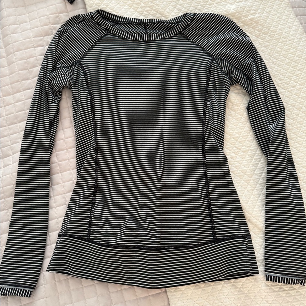 Lululemon top
